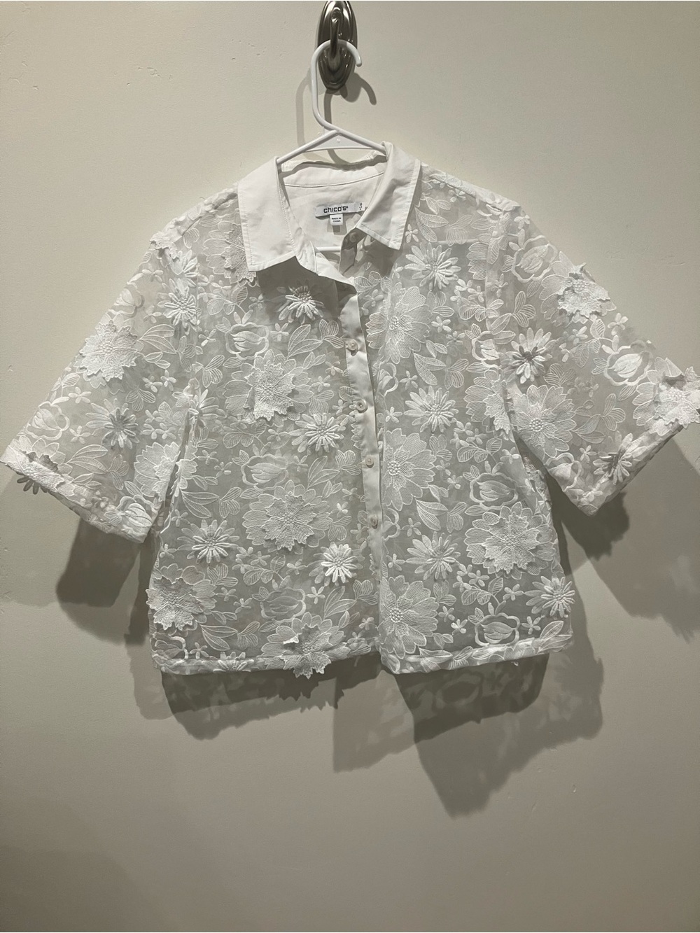 Chico's White Embroidered Button-Down Short Sleeve Top